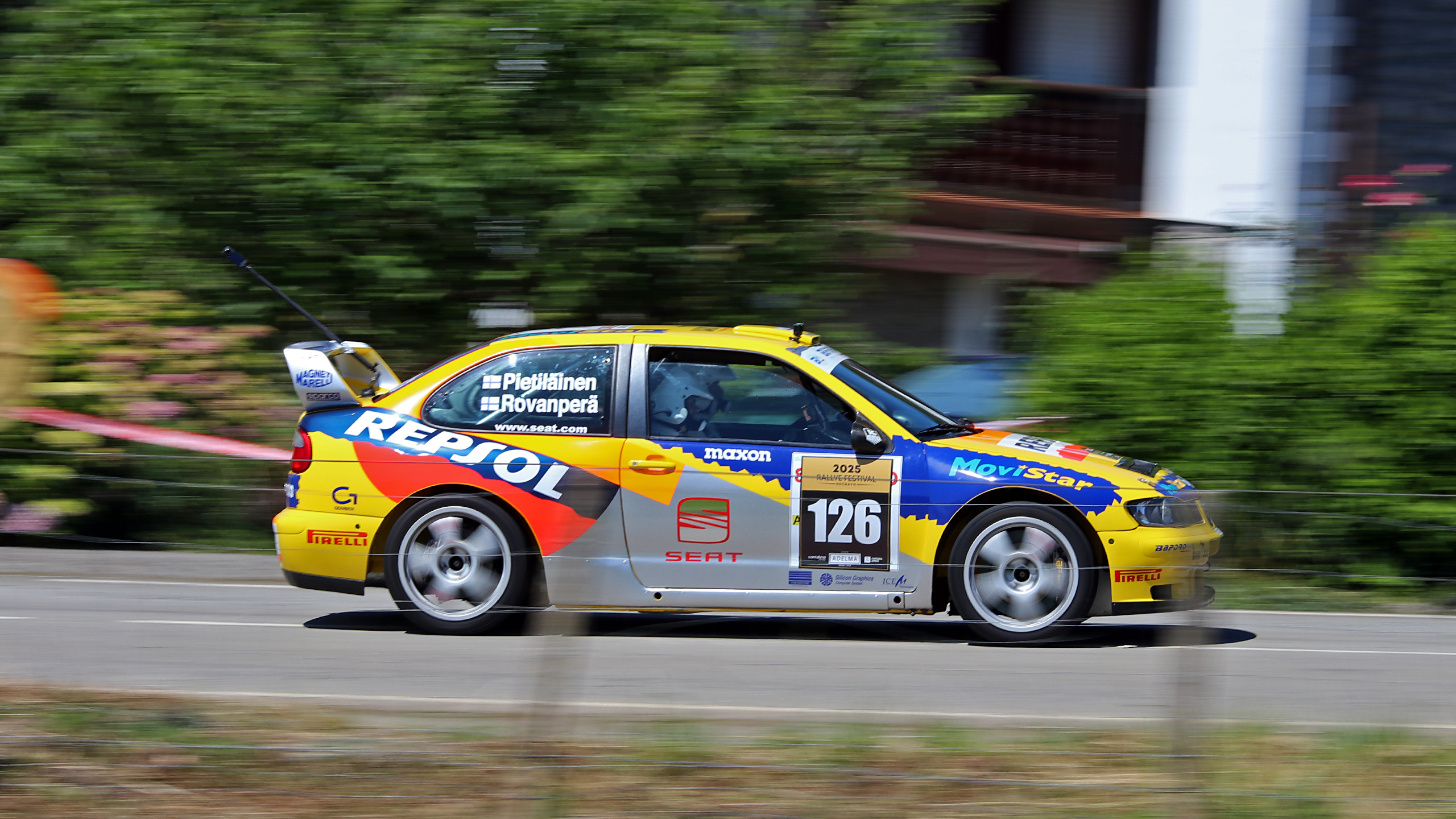 ESTOESRALLY.com background image
