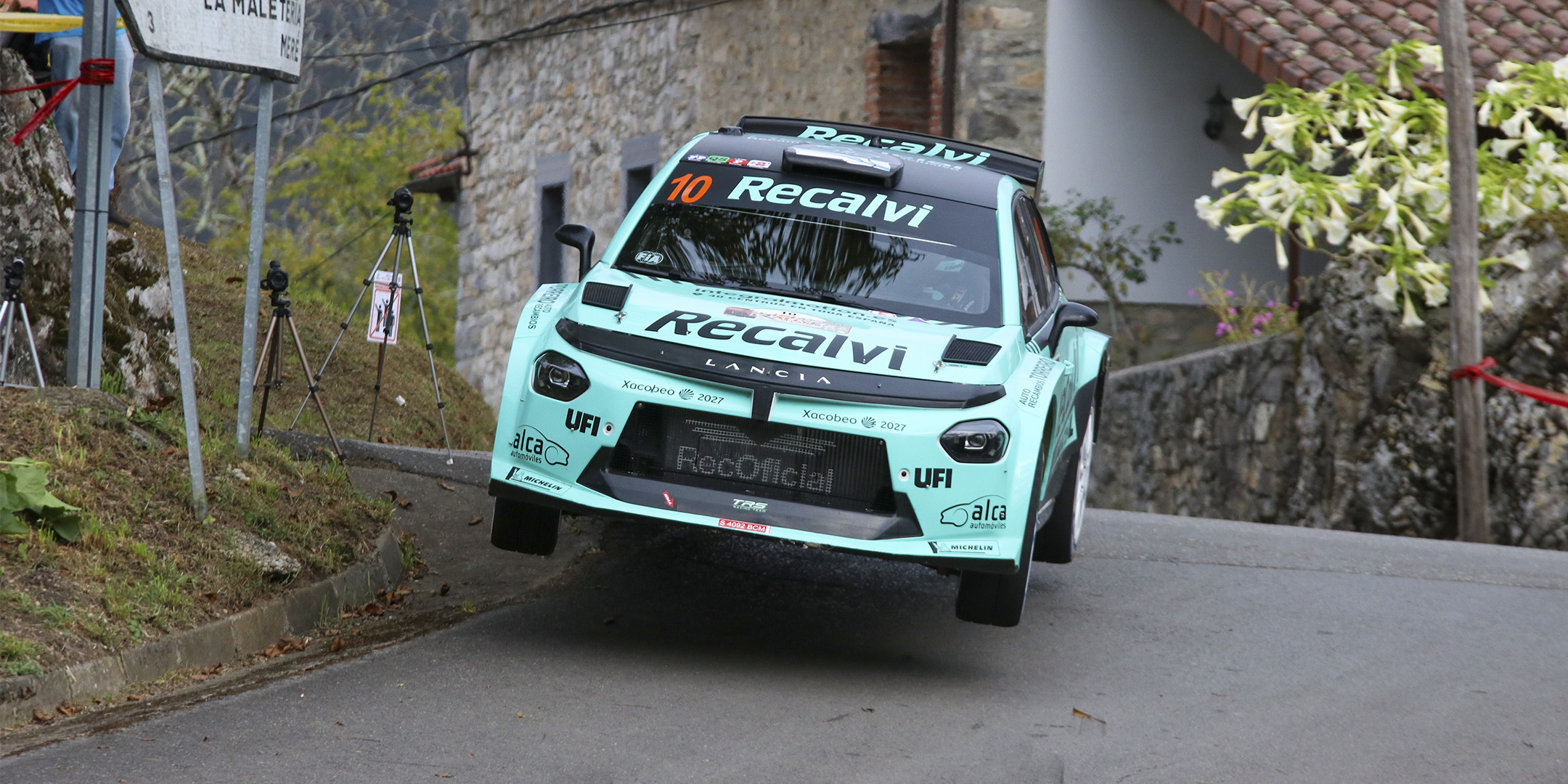 ESTOESRALLY.com background image